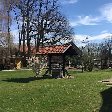 Suesses Fachwerkhaus Mit Grossem Garten