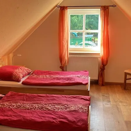 شقة Suesses Fachwerkhaus Mit Grossem Garten