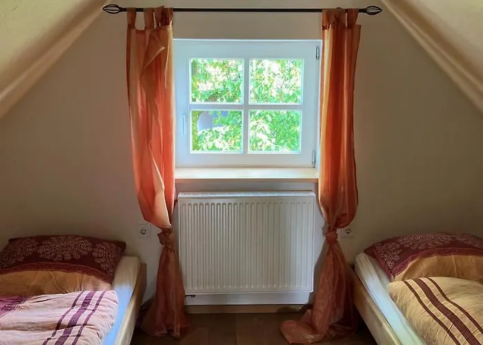 Suesses Fachwerkhaus Mit Grossem Garten نيوستاد ام روبنبر